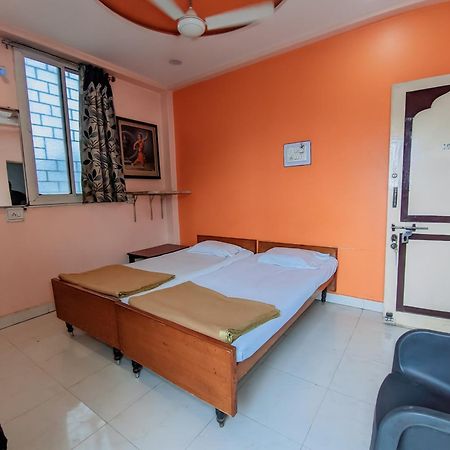 Hotel Annapurna Bhuj Esterno foto